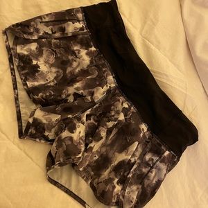 LULULEMON SHORTS SIZE 6 BARELY WORN!!!!